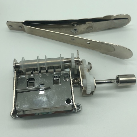 Make Your Own Music Box with Tool Kit Set Kikkerland Music Box Kit DIY Project - Picture 6 of 8